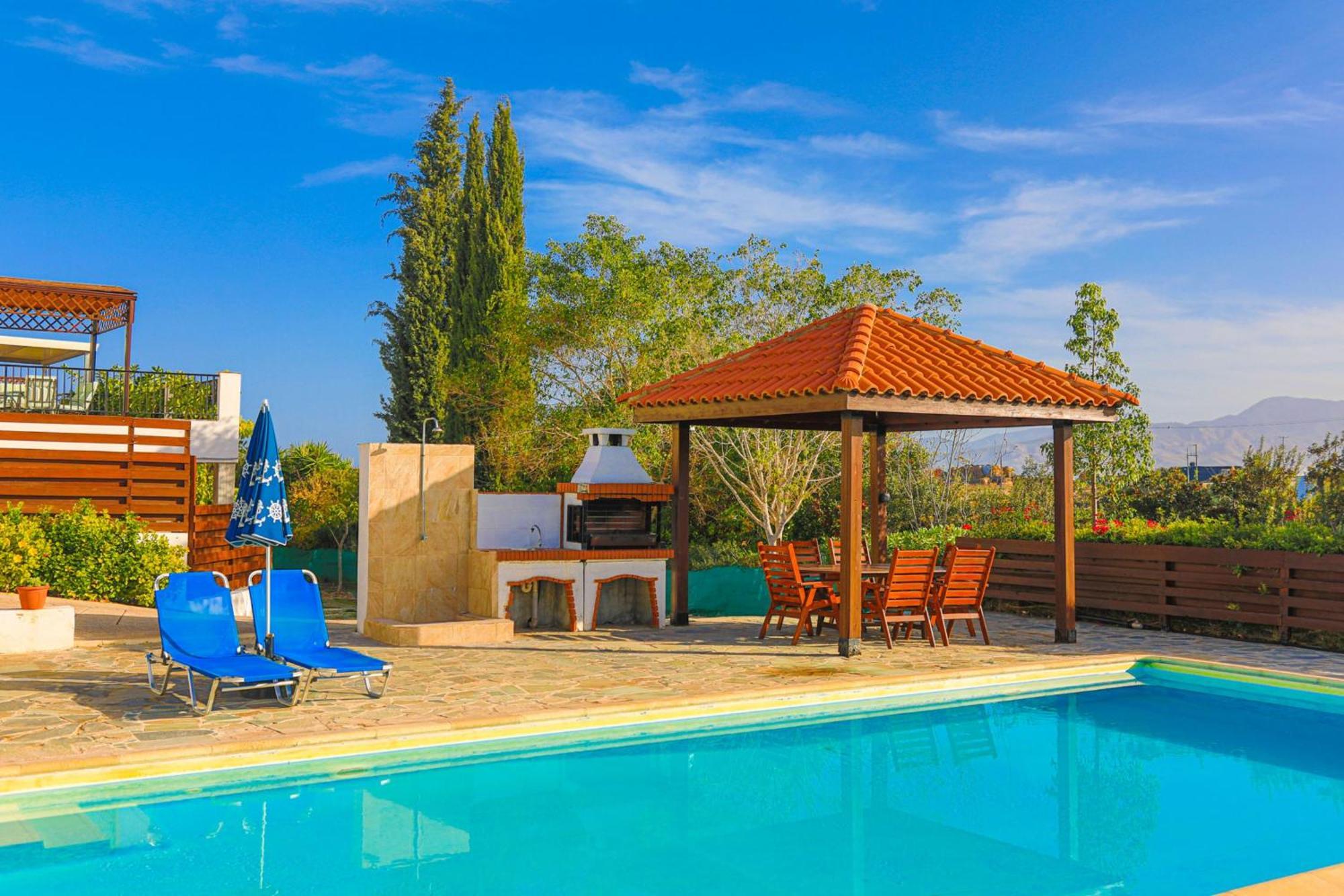 Villa Ira Finiki Lachi Exteriör bild