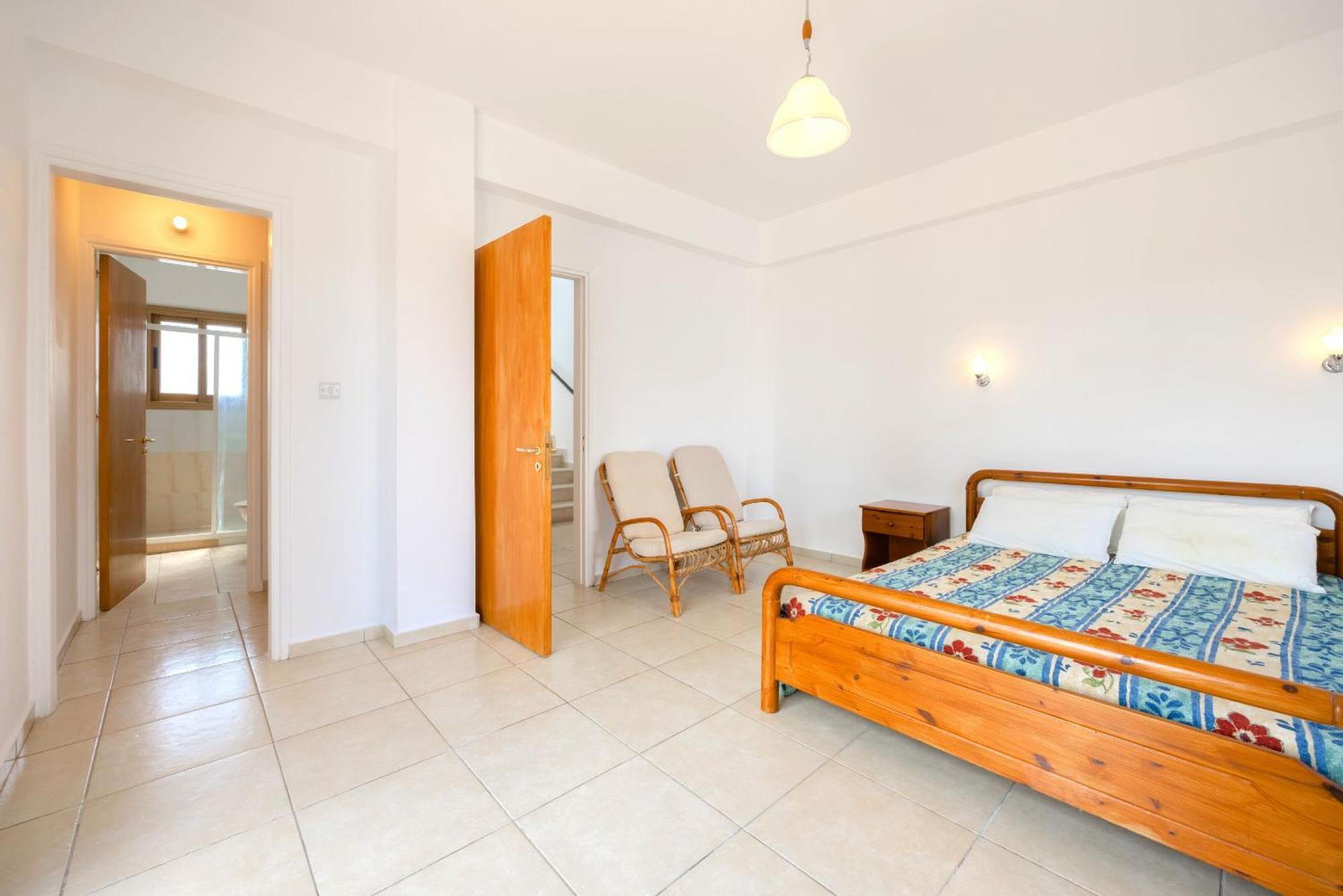 Villa Ira Finiki Lachi Exteriör bild