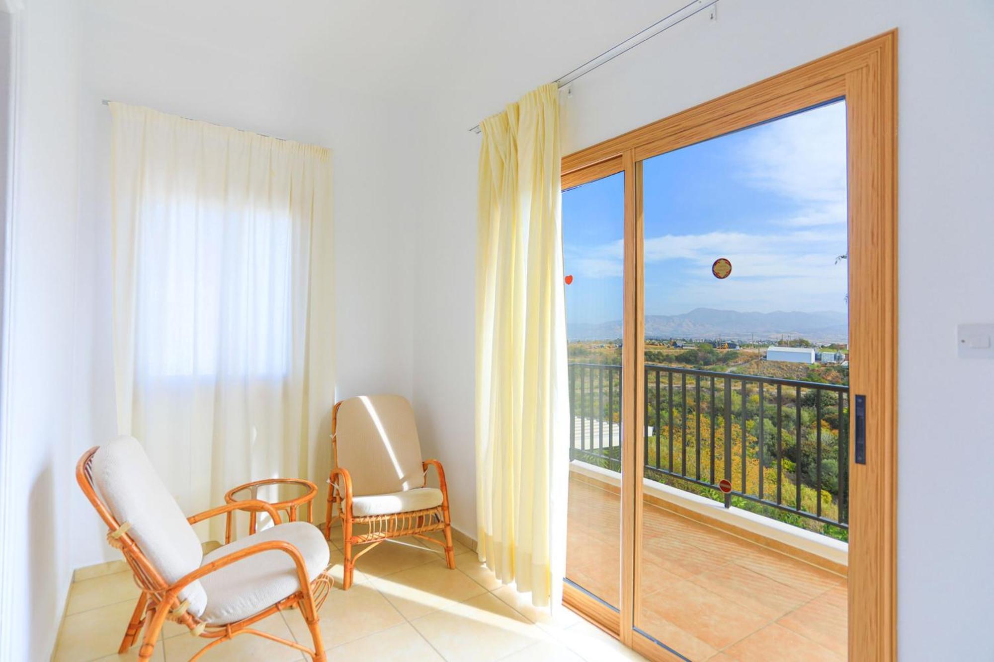 Villa Ira Finiki Lachi Exteriör bild