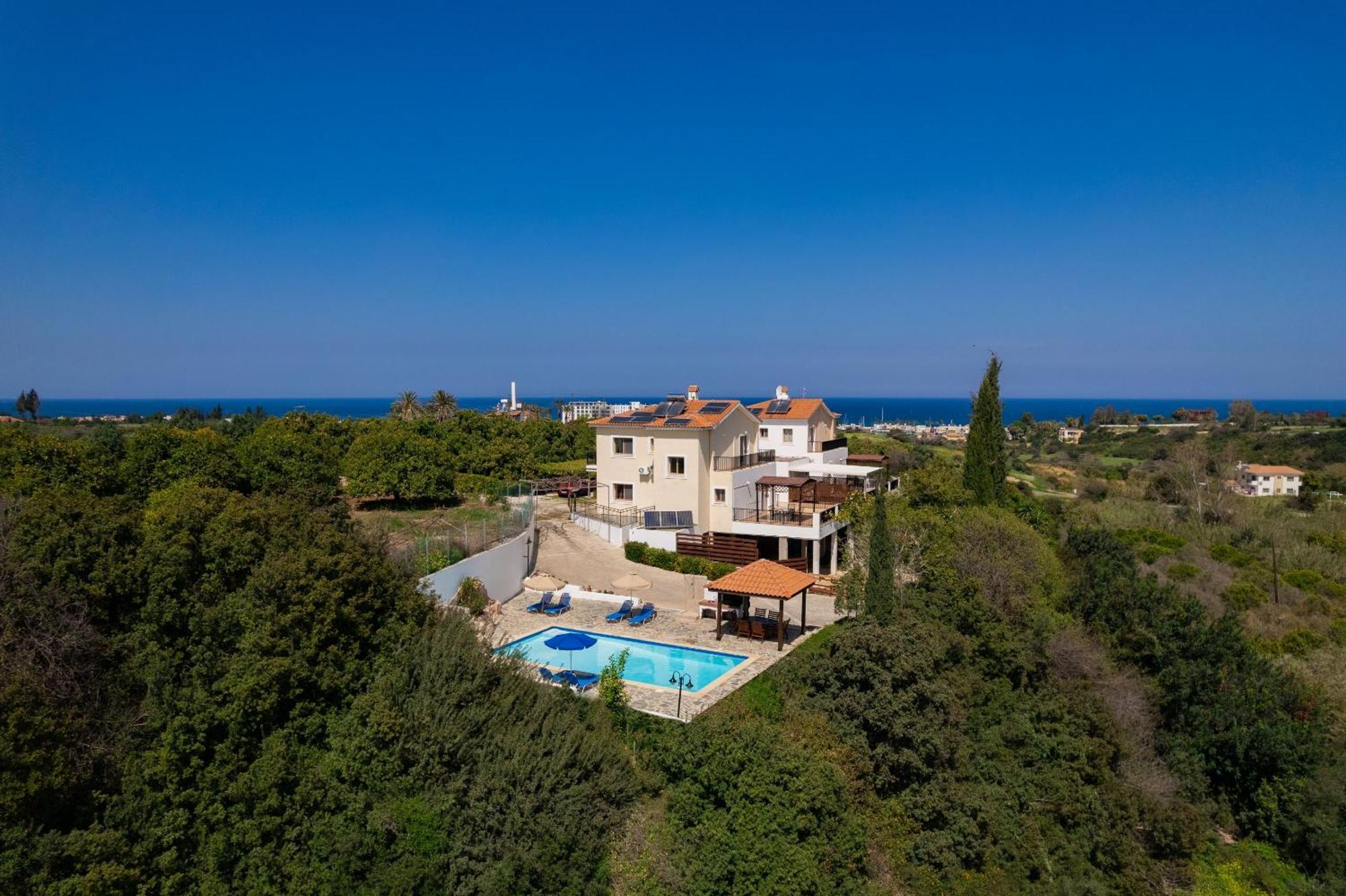 Villa Ira Finiki Lachi Exteriör bild